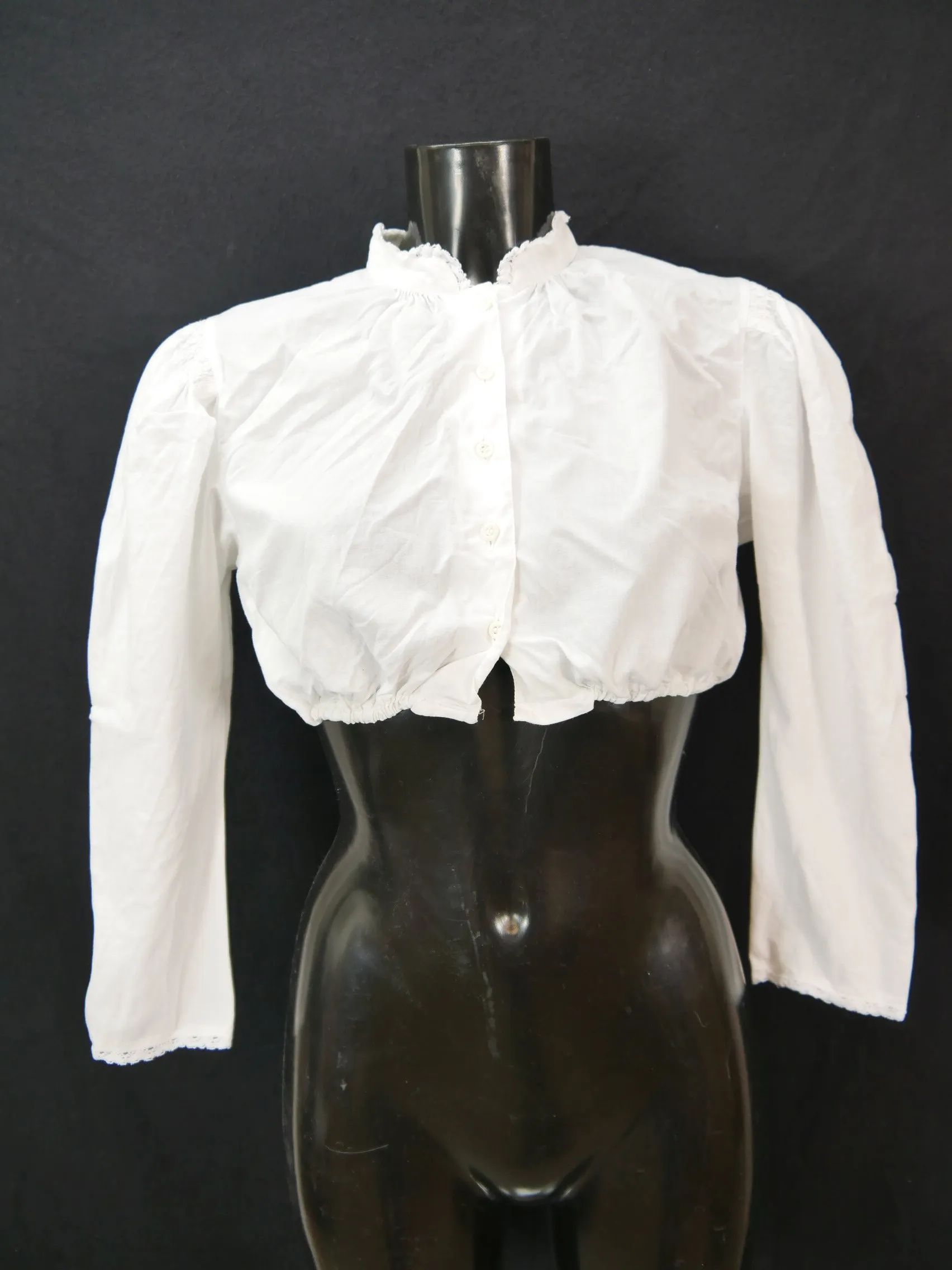 Gr.42 Dirndlbluse süße Bluse für Dirndl Baumwolle mit Spitze B9522